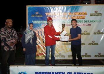 Bupati Bolsel Secara Resmi Tutup Kegiatan Turnamen Sepak Takraw dan Volley Ball di Desa Tolondadu