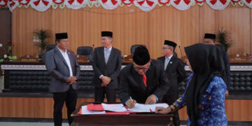 DPRD Bolsel Ketok Palu LPj APBD 2025, Pengawasan Ketat Berbuah Prestasi Gemilang